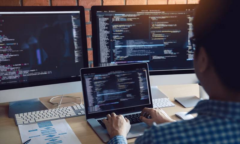 数据科学选型:R与Python如何赋能赞皇县网站建设?